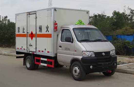 東風(fēng)小卡易燃?xì)怏w廂式運輸車